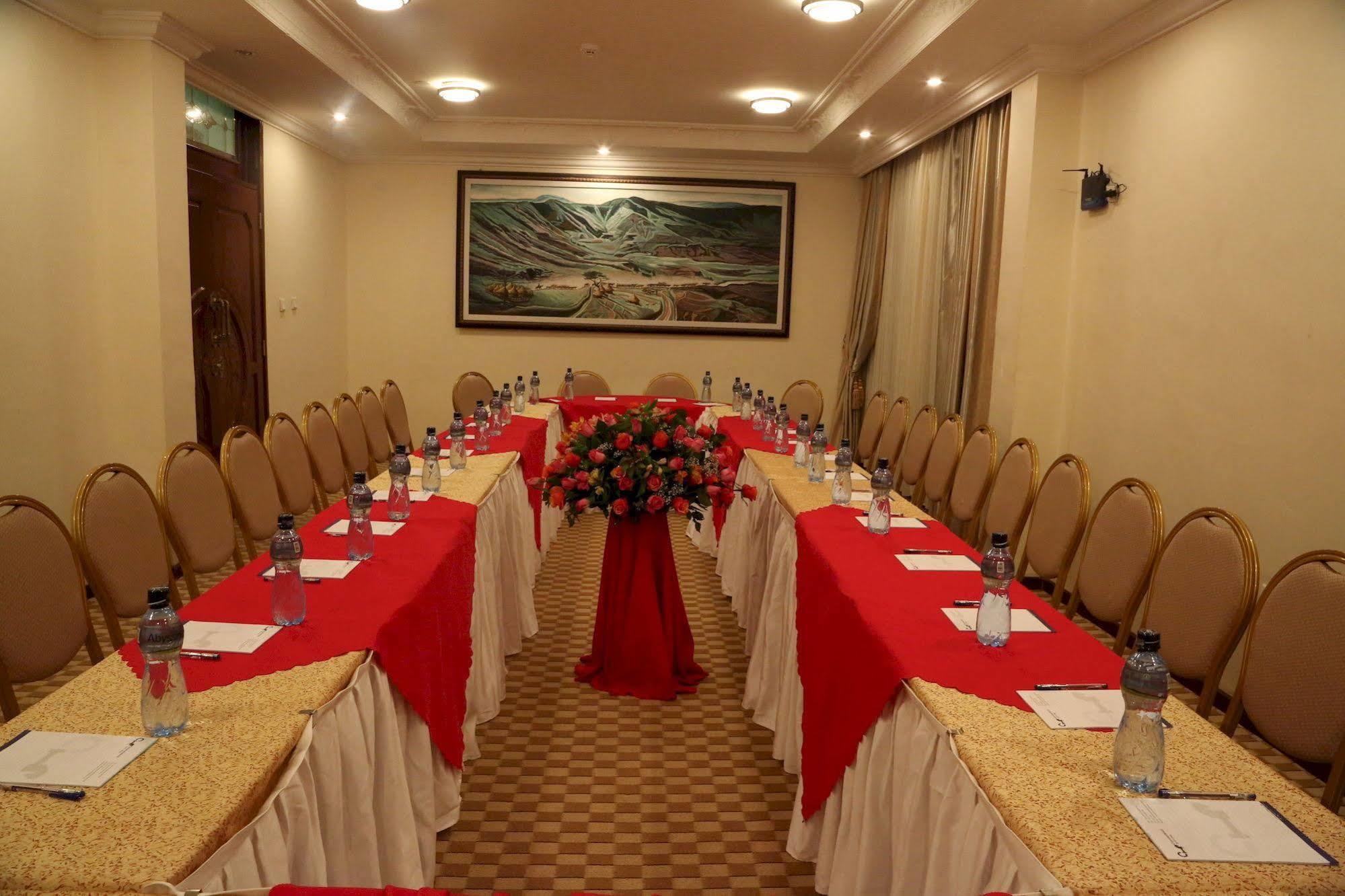 Caravan Hotel Adis Abeba Exterior foto